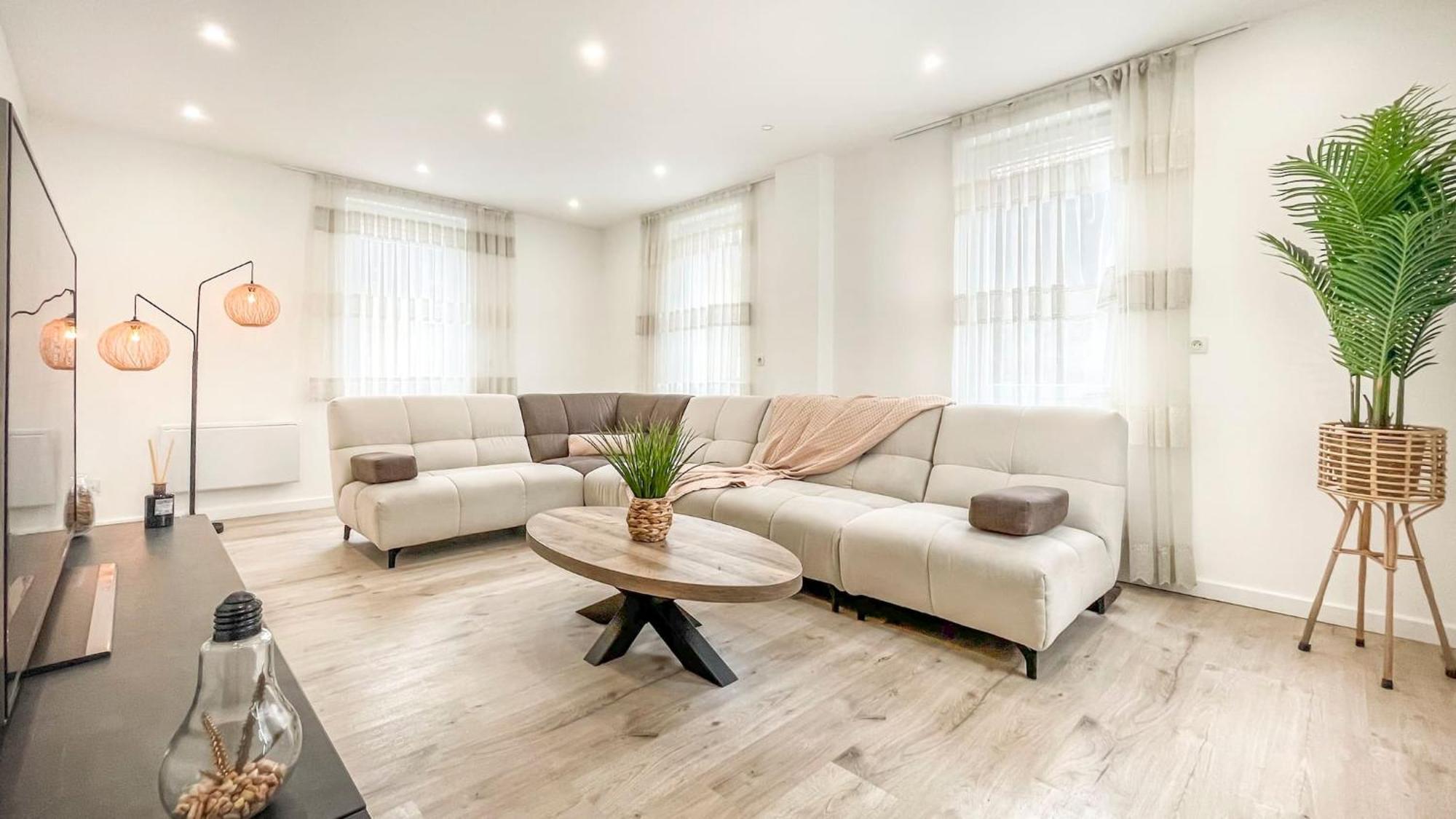 Homey Sakine- Proche Centre- Netflix- Wifi クリューズ エクステリア 写真